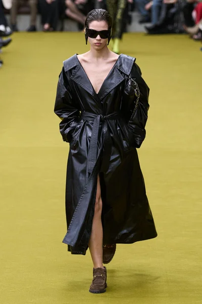 Look 43